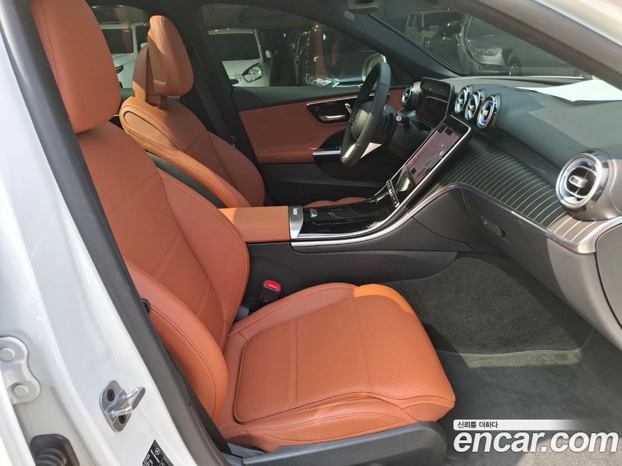 Mercedes-Benz C-Class 2025
