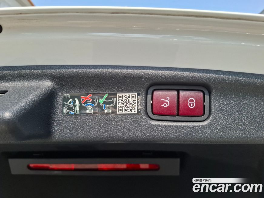 Mercedes-Benz C-Class 2025