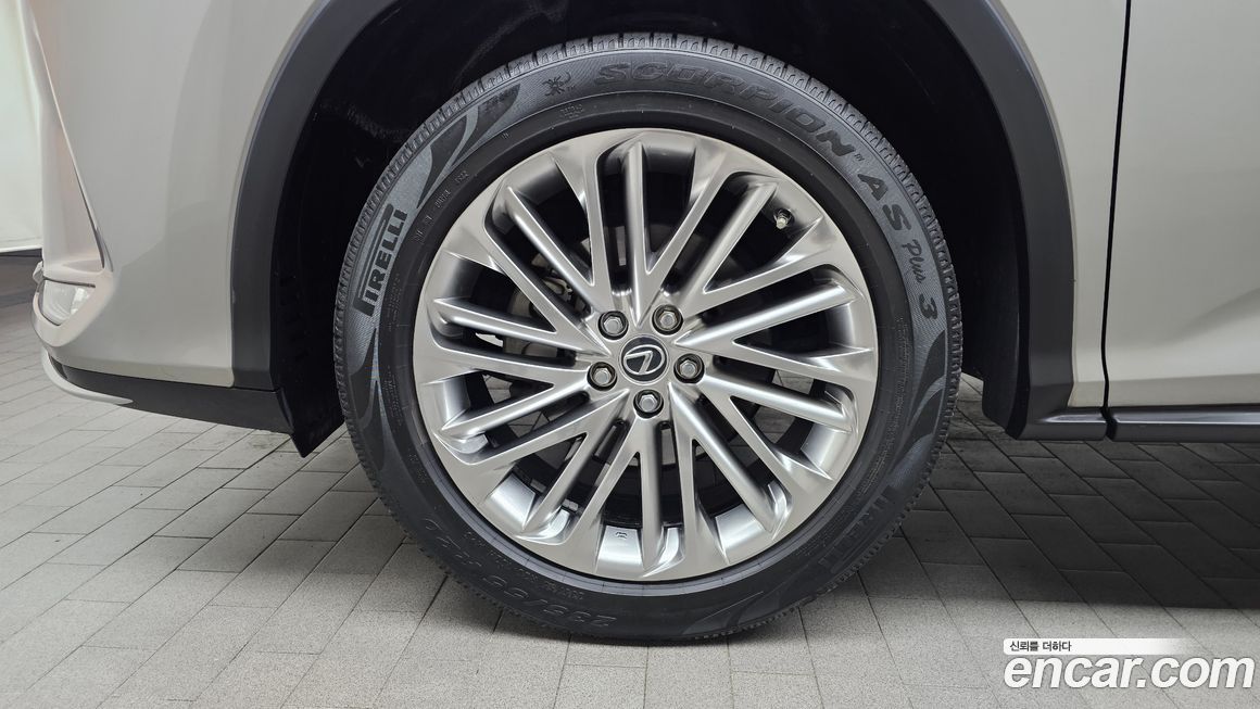 Lexus RX 2021