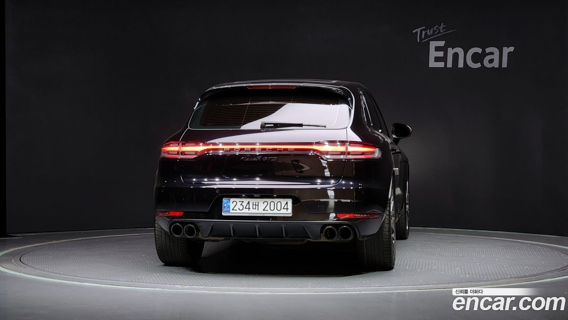 Porsche Macan 2021