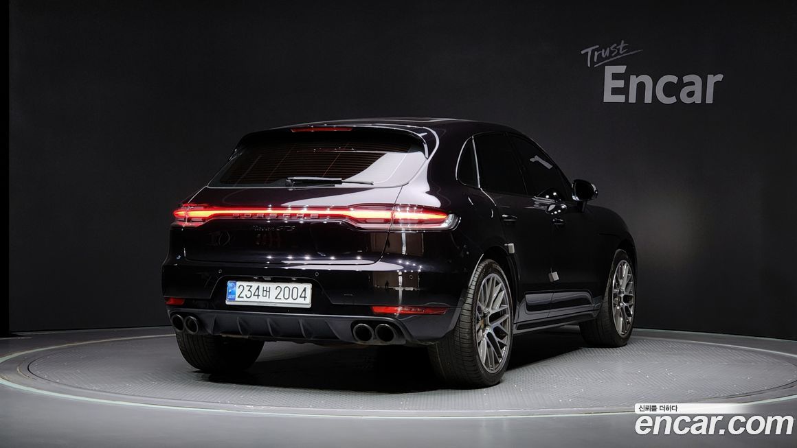 Porsche Macan 2021