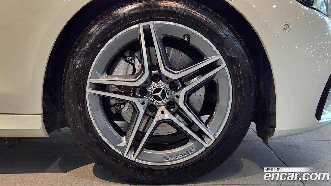 Mercedes-Benz E-Class 2023