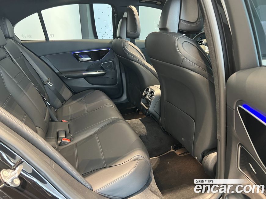 Mercedes-Benz C-Class 2024