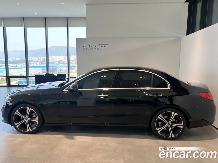 Mercedes-Benz C-Class 2024