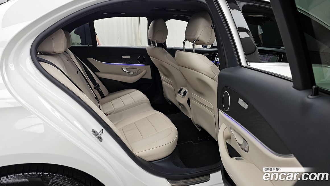 Mercedes-Benz E-Class 2023