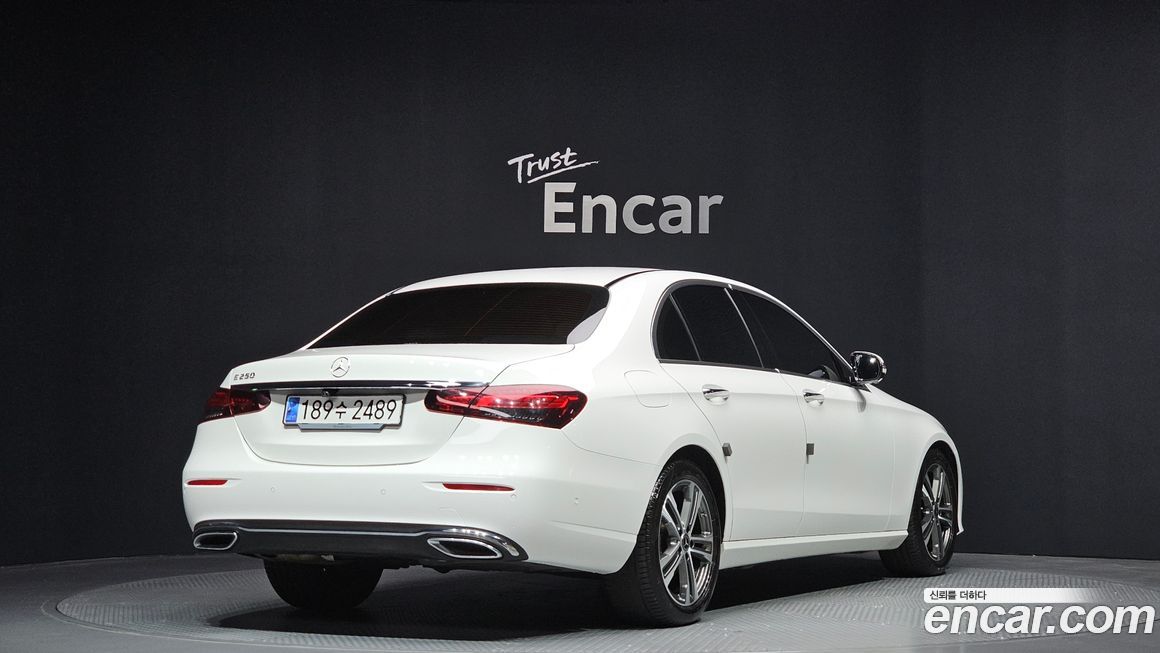 Mercedes-Benz E-Class 2023