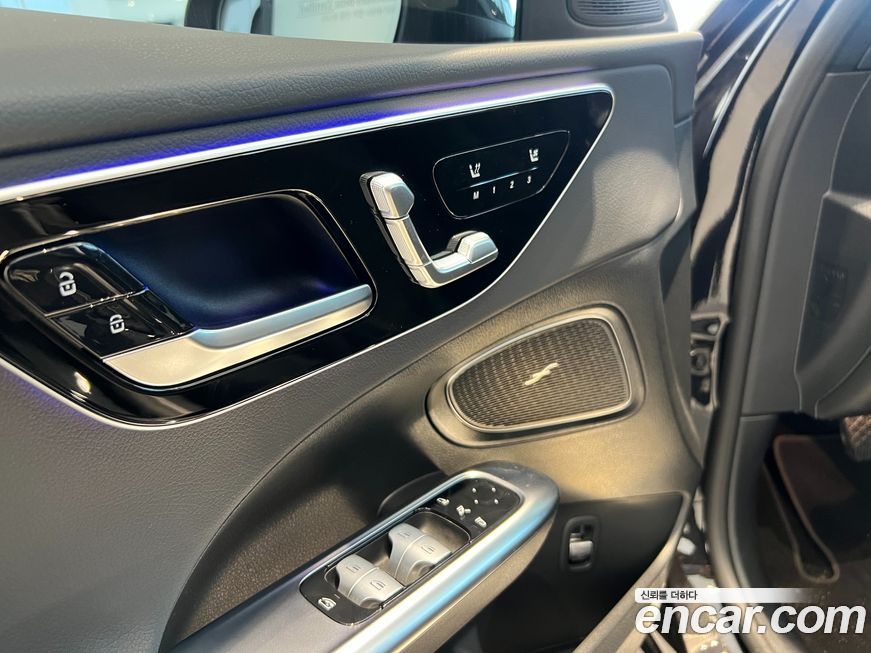Mercedes-Benz C-Class 2024