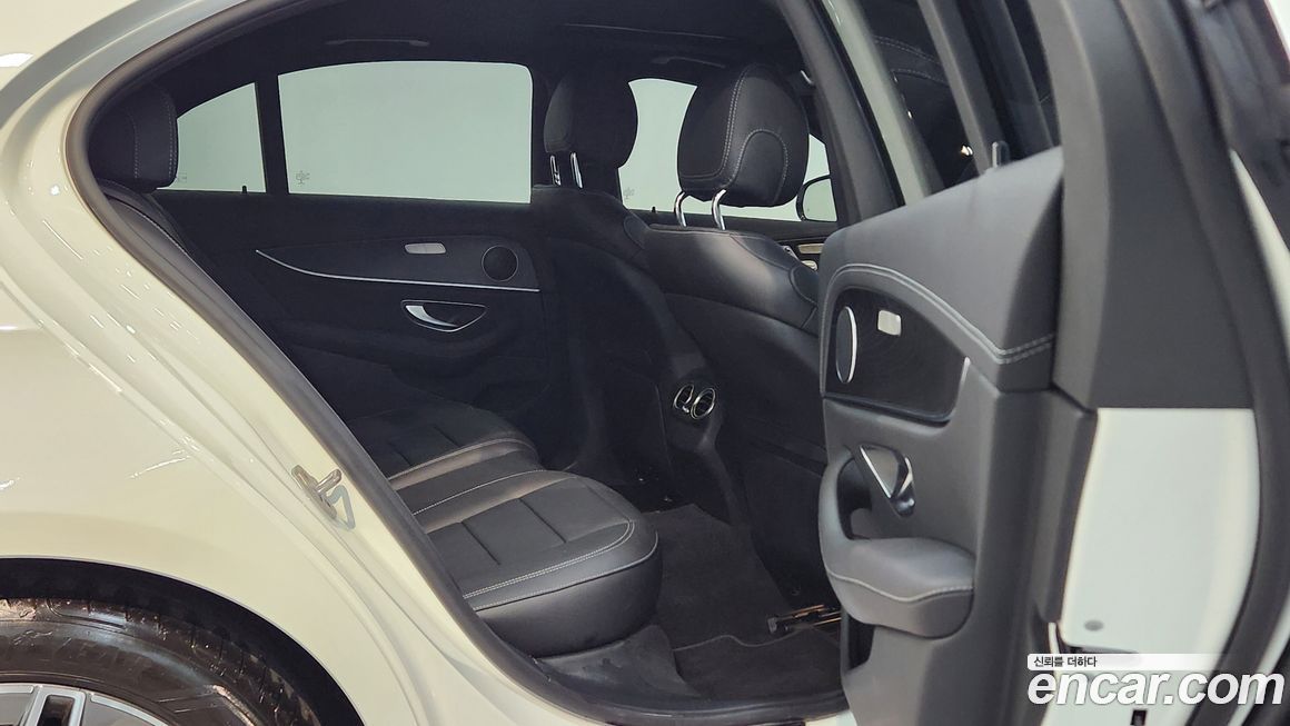 Mercedes-Benz E-Class 2023