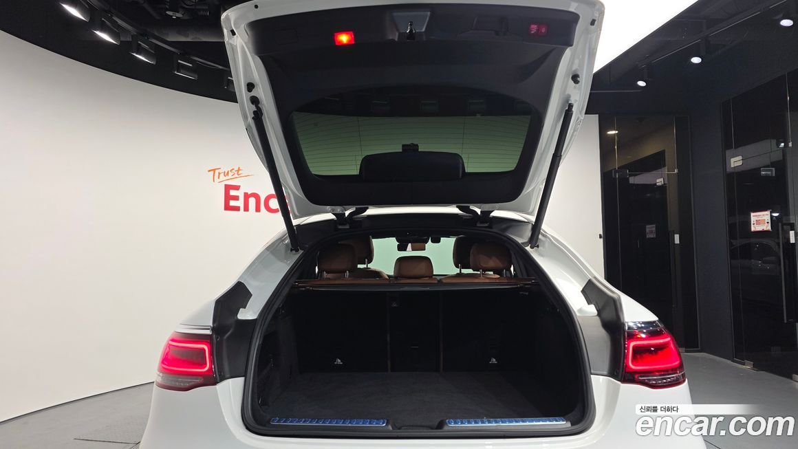 Mercedes-Benz GLC-Class 2021