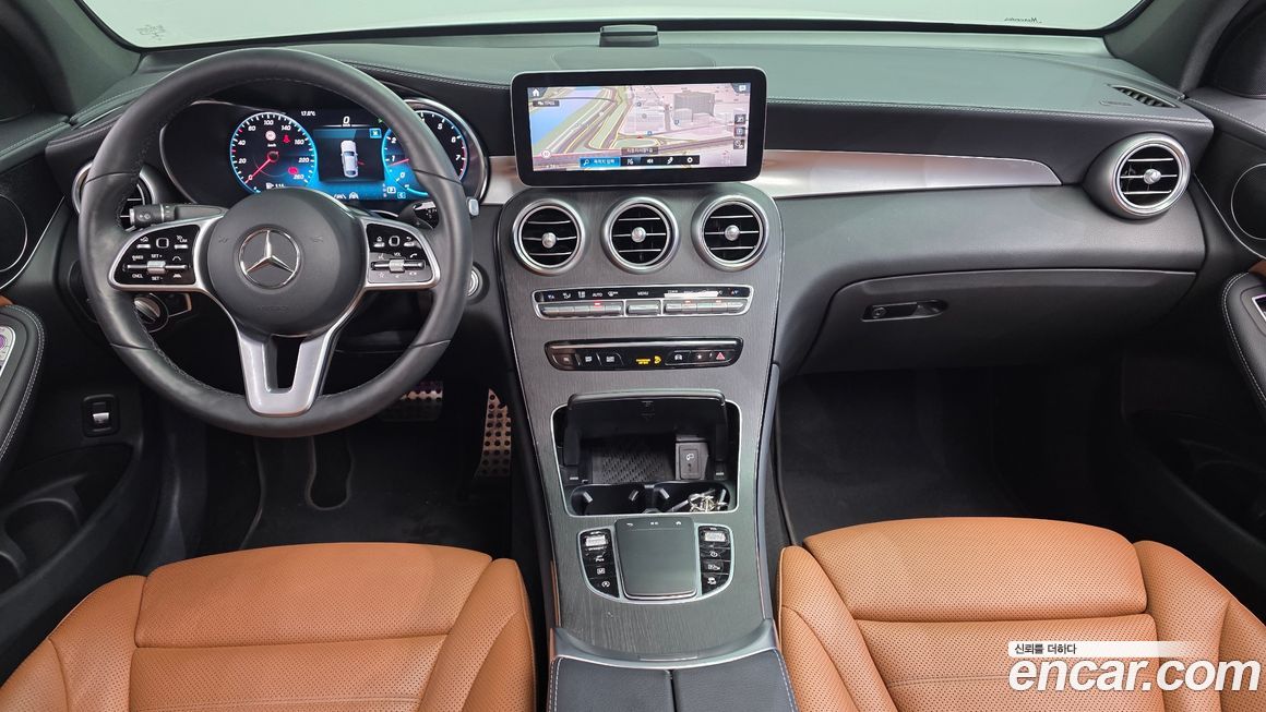 Mercedes-Benz GLC-Class 2021