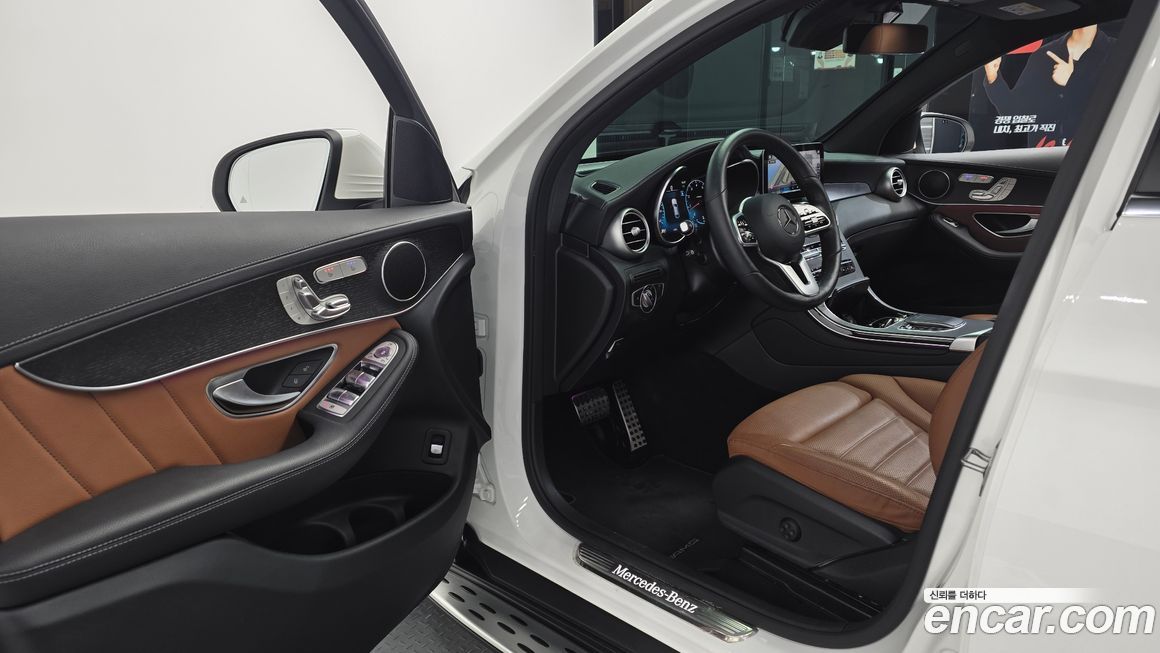 Mercedes-Benz GLC-Class 2021