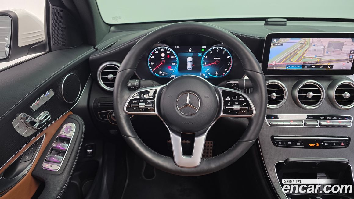 Mercedes-Benz GLC-Class 2021