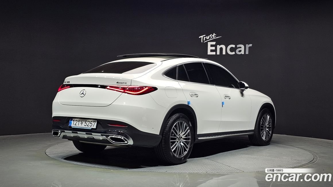 Mercedes-Benz GLC-Class 2025