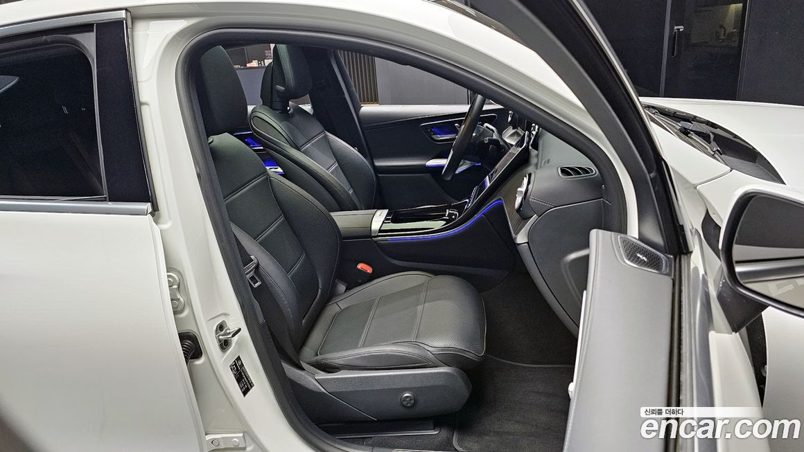 Mercedes-Benz GLC-Class 2025