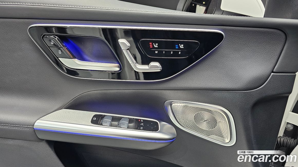 Mercedes-Benz GLC-Class 2025