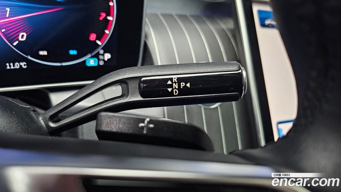 Mercedes-Benz GLC-Class 2025