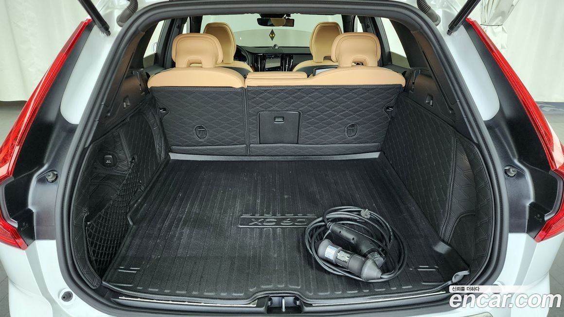 Volvo XC60 2025