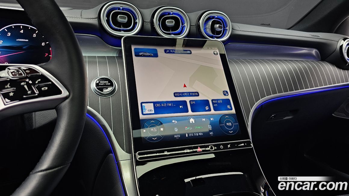 Mercedes-Benz GLC-Class 2025