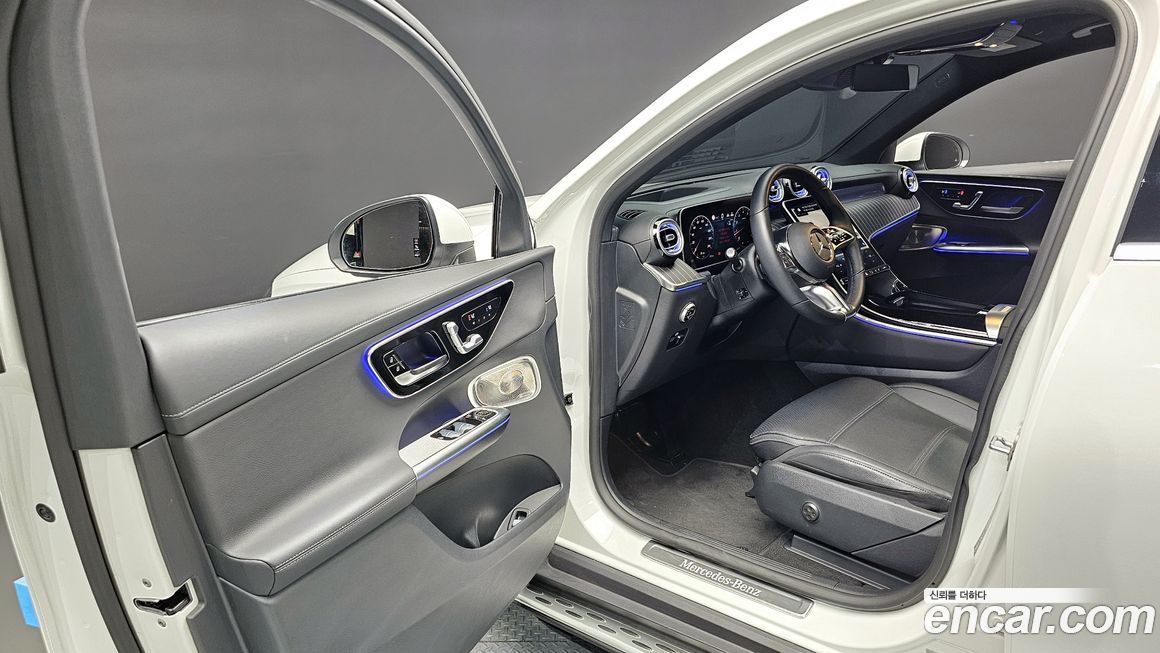 Mercedes-Benz GLC-Class 2025