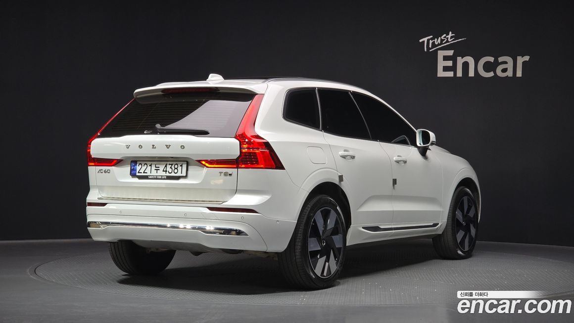 Volvo XC60 2025