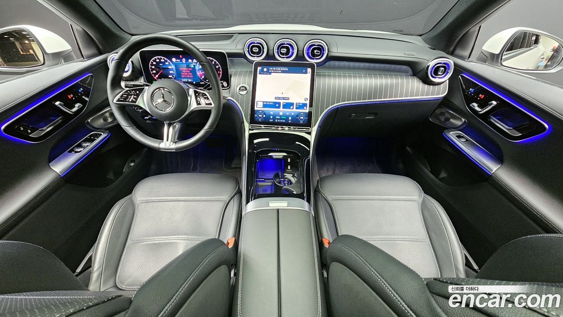 Mercedes-Benz GLC-Class 2025