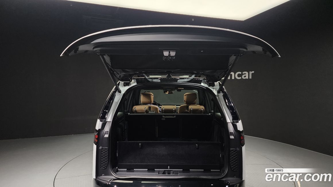 Land Rover Discovery 2024