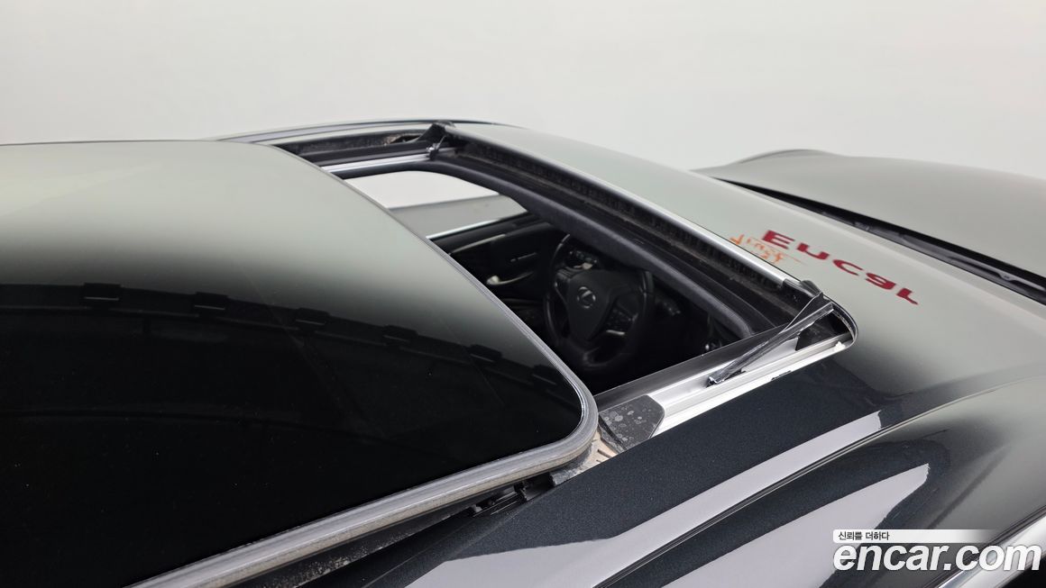 Lexus LS 2021