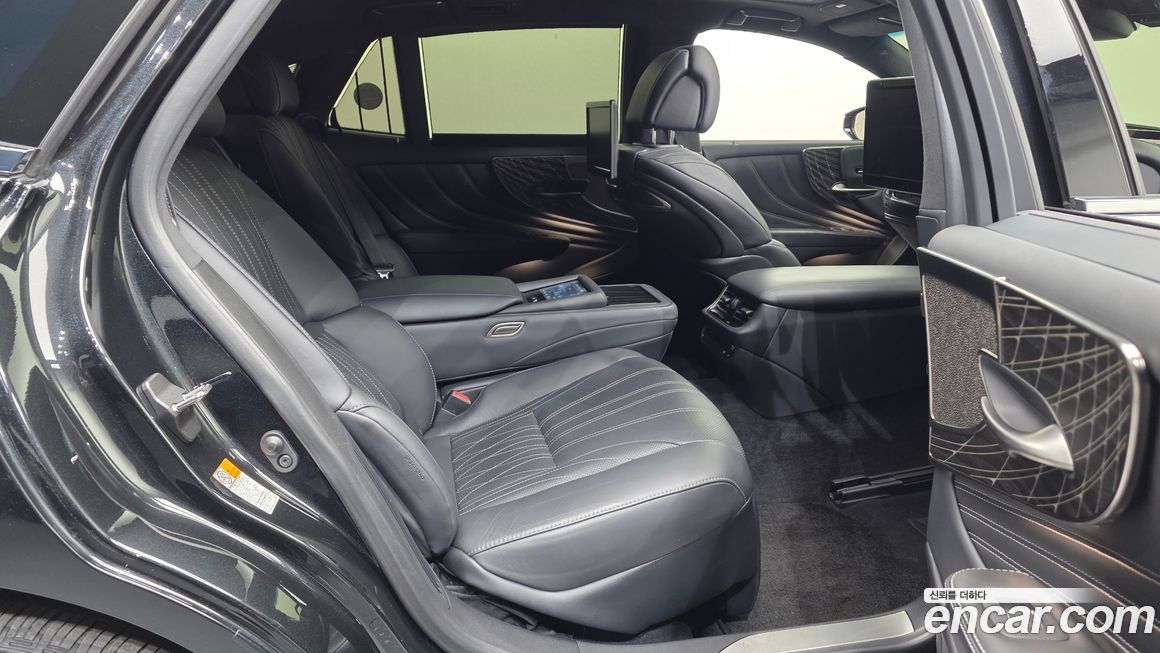 Lexus LS 2021