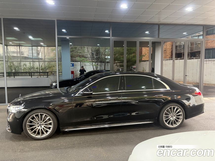 Mercedes-Benz S-Class 2021