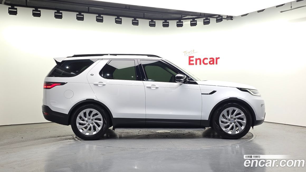 Land Rover Discovery 2024