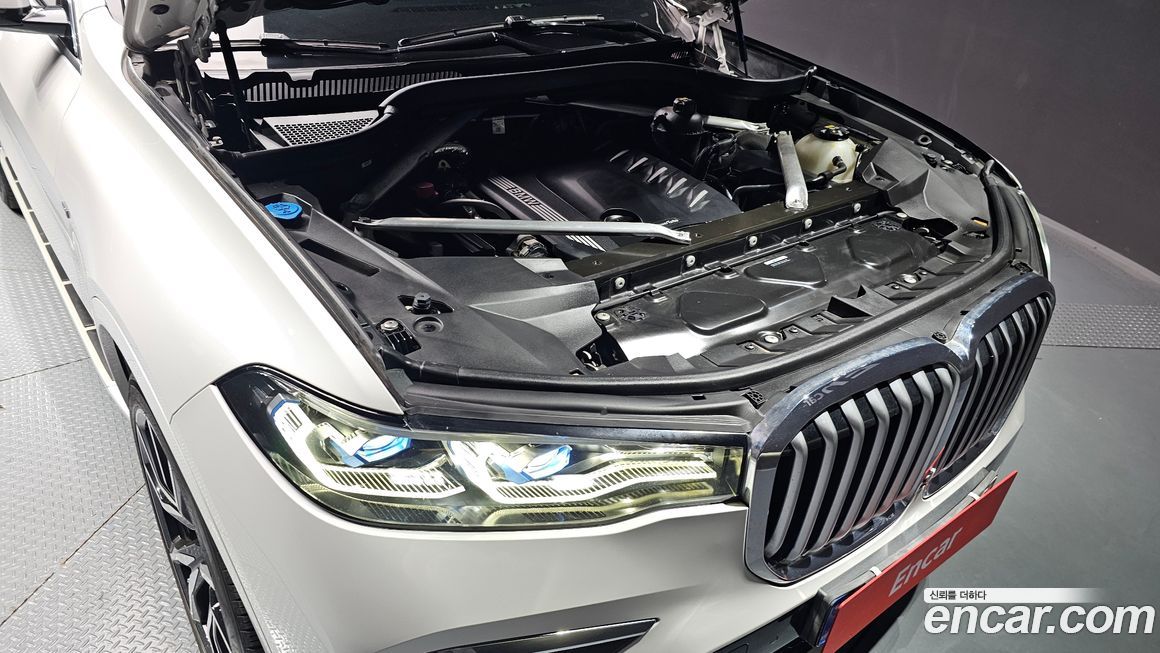 BMW X7 2021