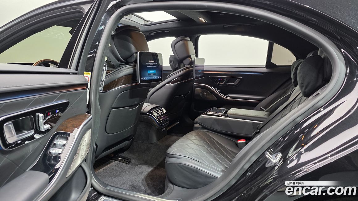 Mercedes-Benz S-Class 2021