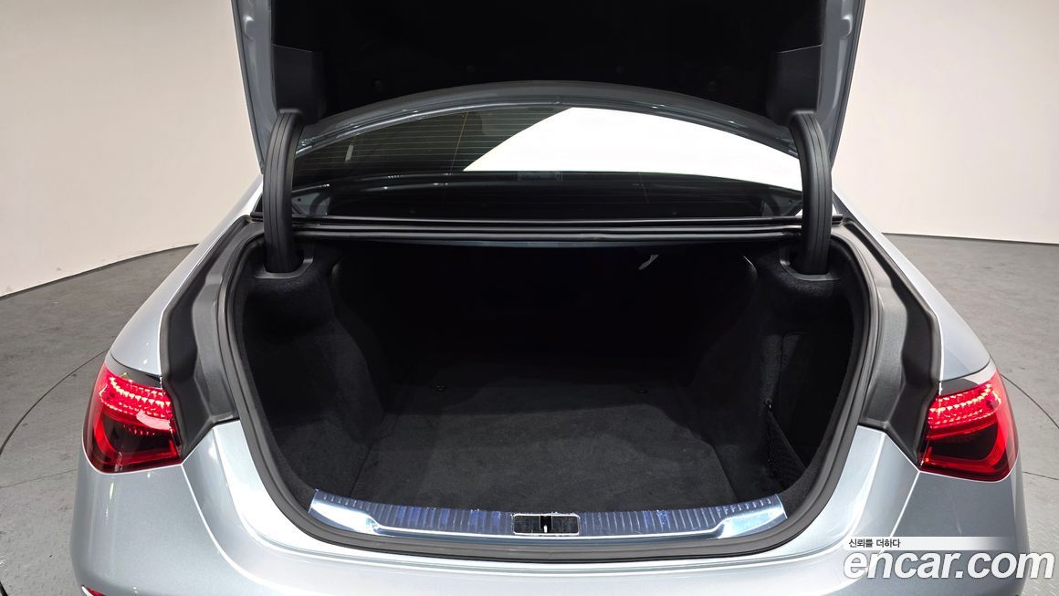 Mercedes-Benz S-Class 2022