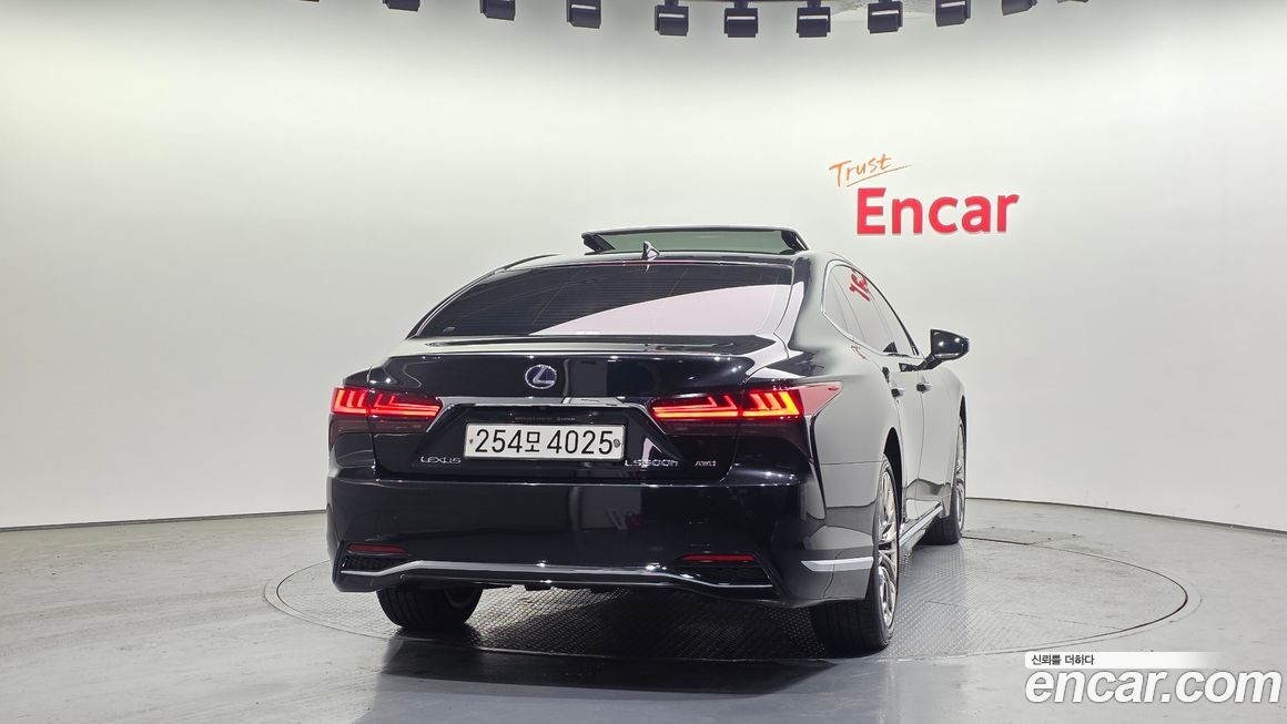 Lexus LS 2021