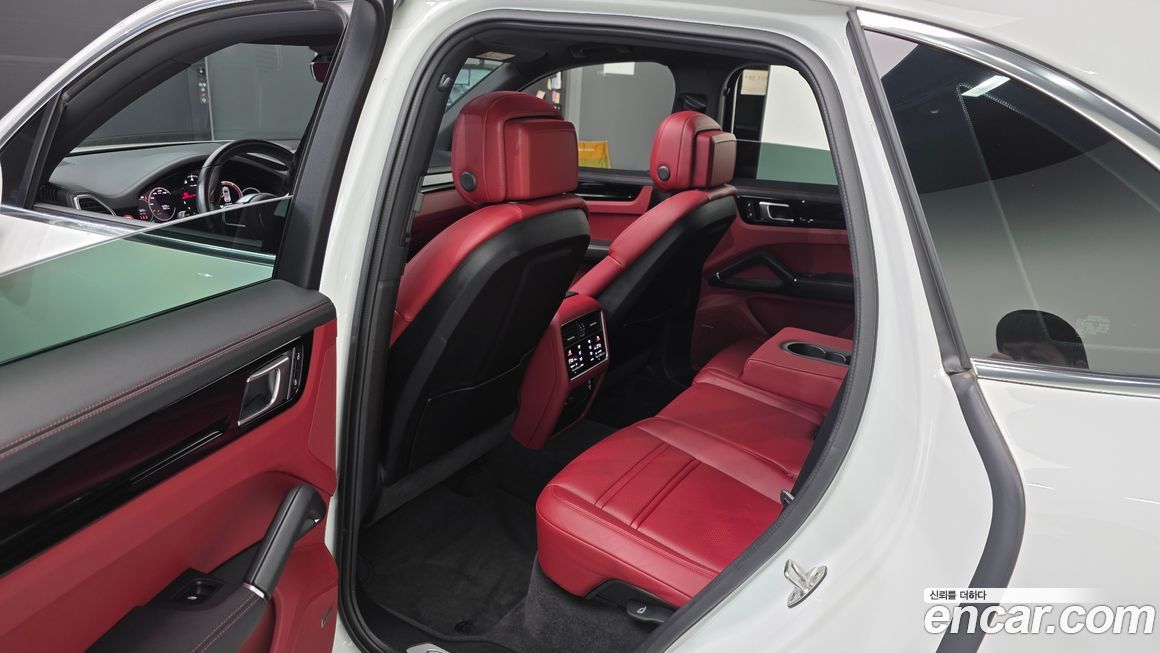 Porsche Cayenne 2022