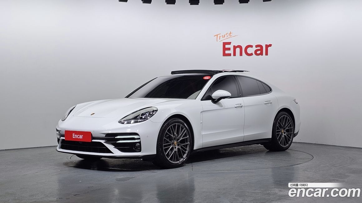 Porsche Panamera 2023