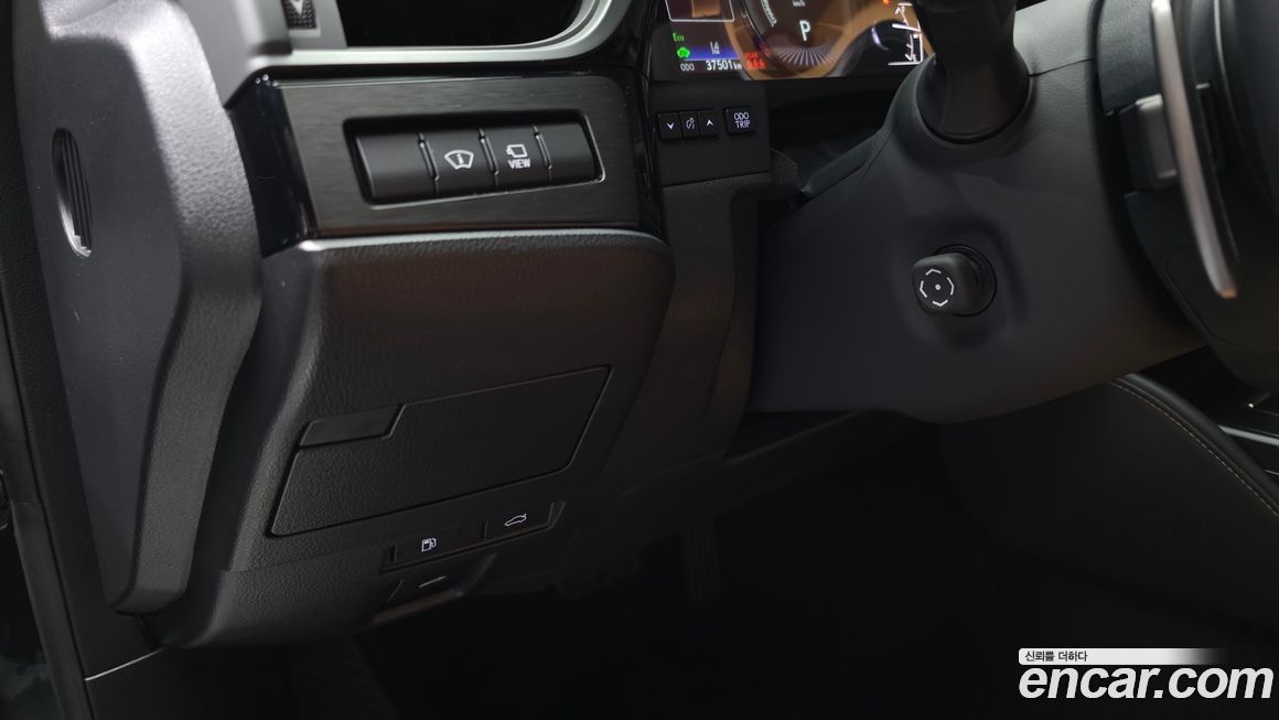 Lexus ES 2025