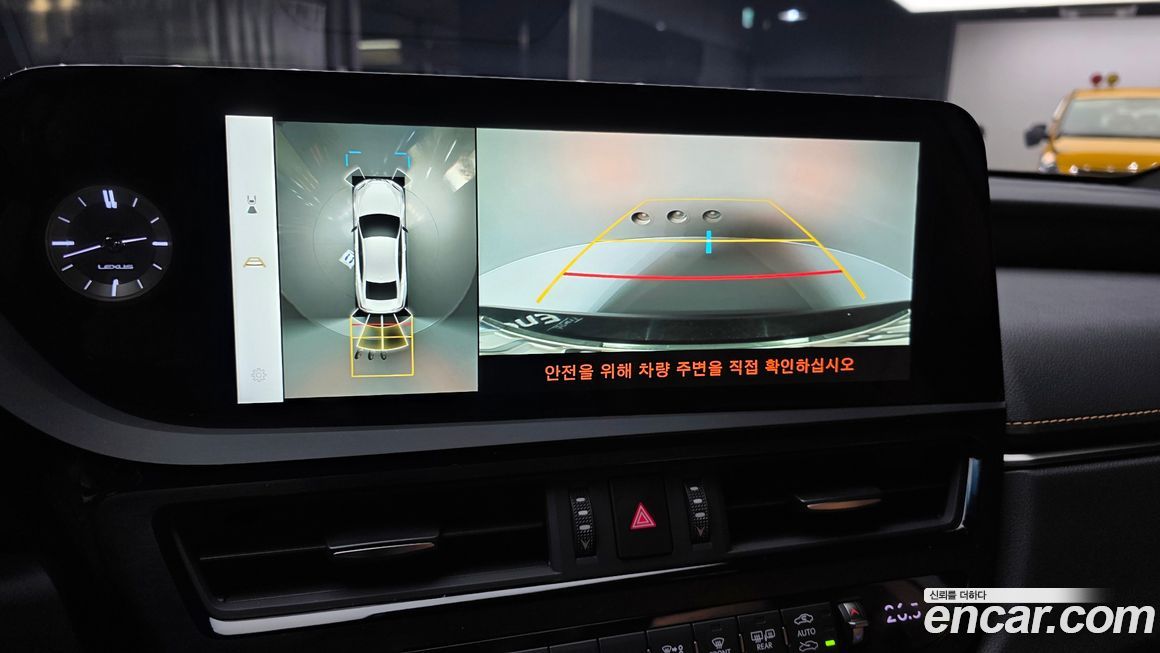 Lexus ES 2025