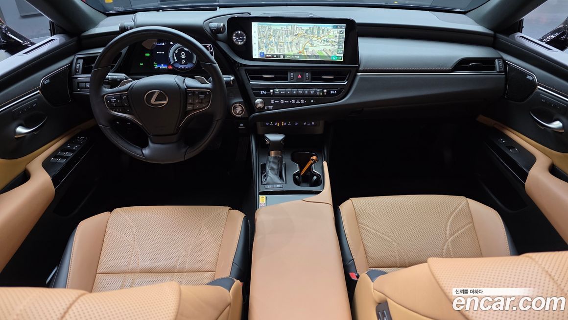 Lexus ES 2025