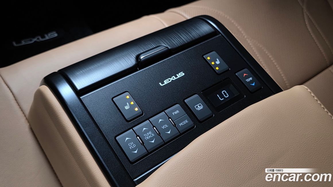 Lexus ES 2025