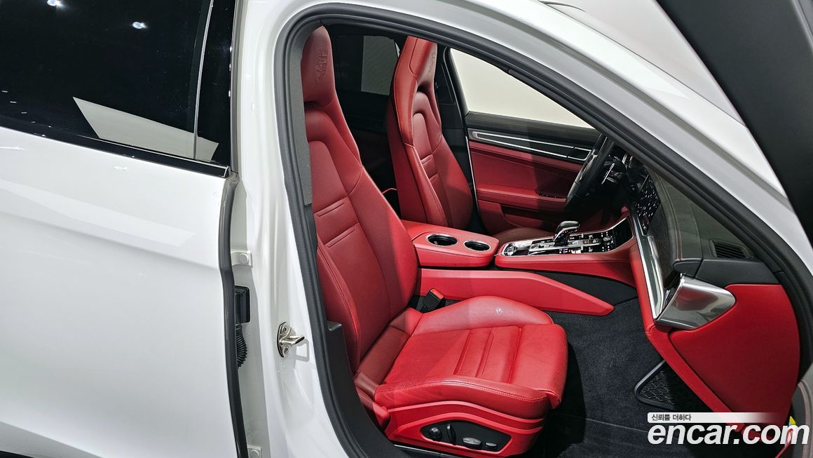 Porsche Panamera 2023