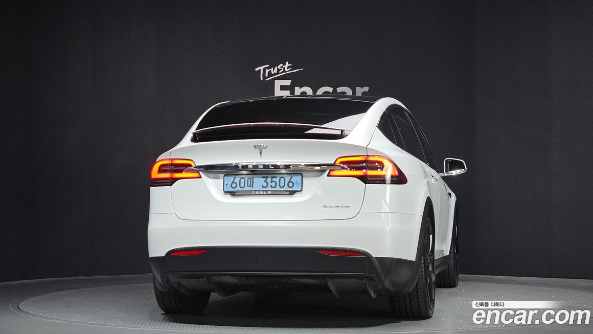 Tesla Model X 2020