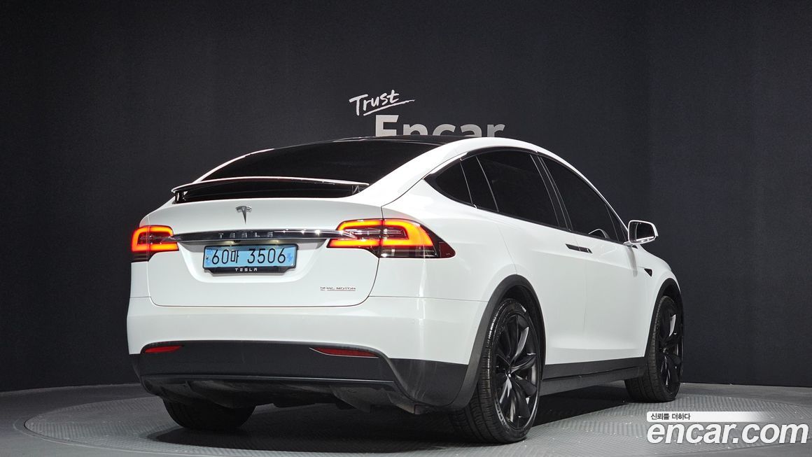 Tesla Model X 2020