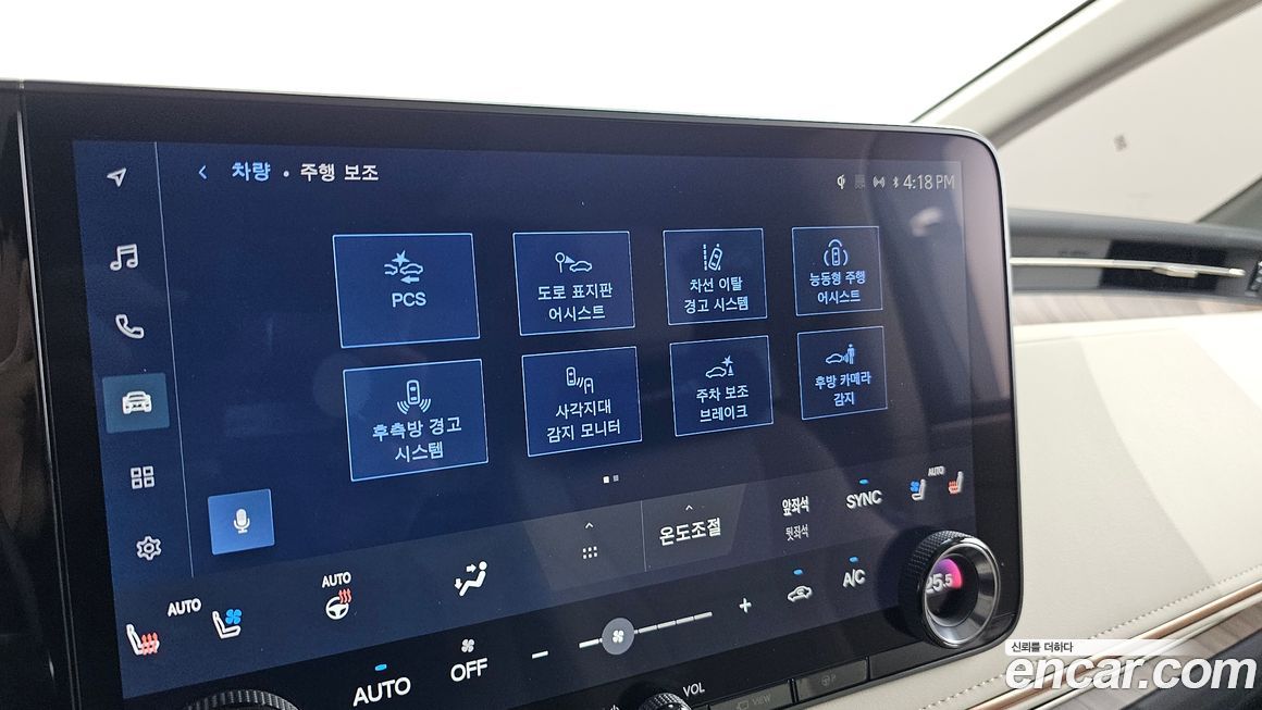 Lexus LM 2025