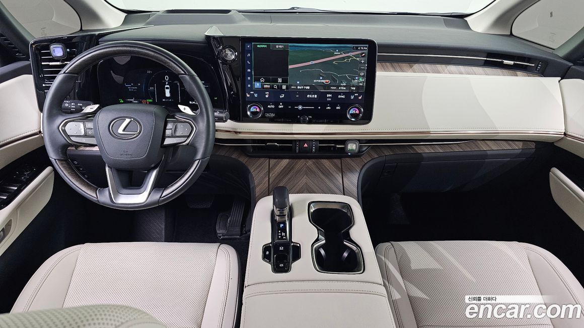 Lexus LM 2025
