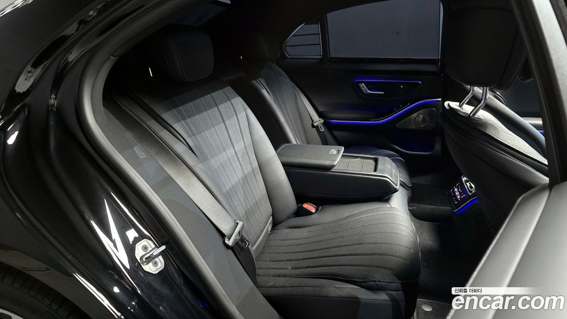 Mercedes-Benz S-Class 2025