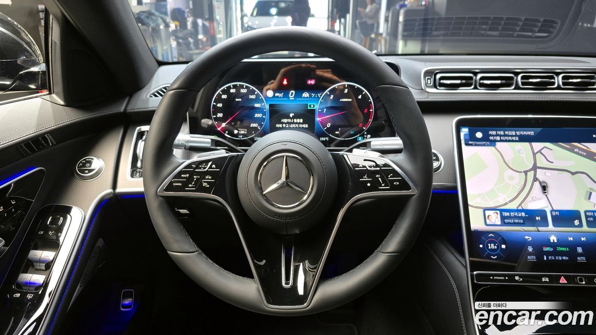 Mercedes-Benz S-Class 2025