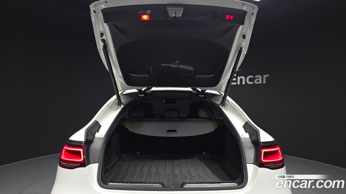 Mercedes-Benz GLC-Class 2023