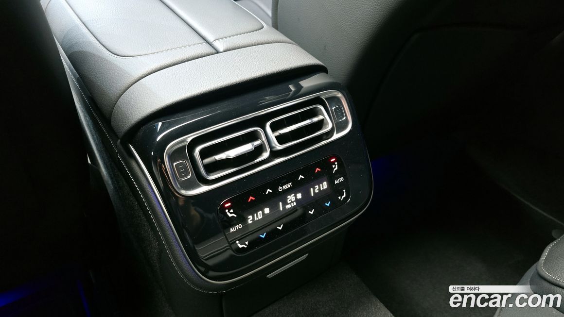 Mercedes-Benz S-Class 2025