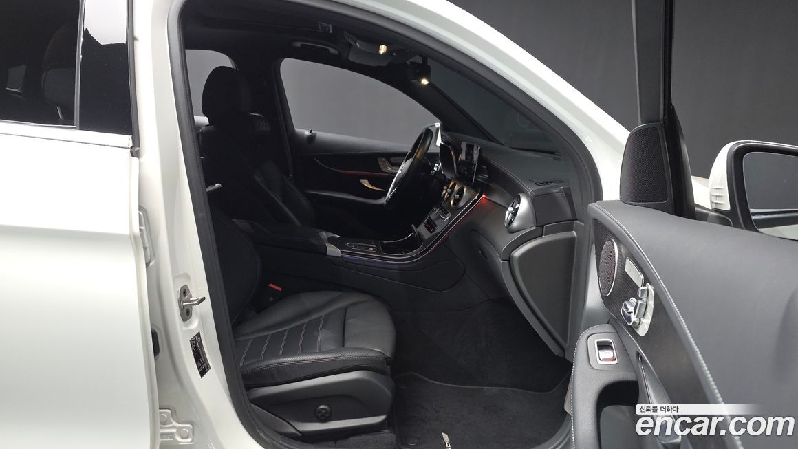 Mercedes-Benz GLC-Class 2023